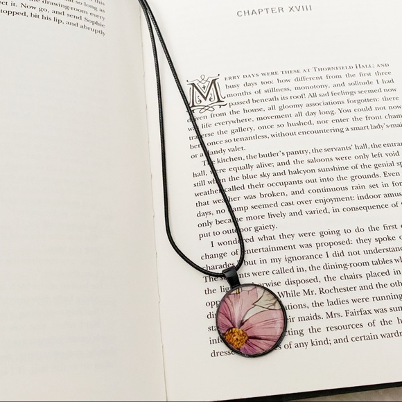 Beautiful Purple Floral Pendant • Necklace - Picture 1 of 6